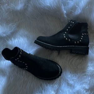 SEVEN 7 booties black suede and studs size 7 New